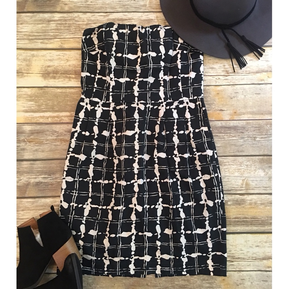 Black and white strapless dress
